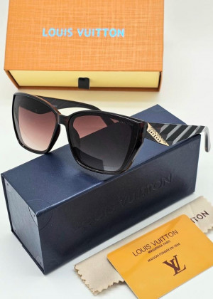 Набор солнцезащитные очки, коробка, чехол + салфетки 21193425