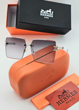 Набор женские солнцезащитные очки, коробка, чехол + салфетки 21232890