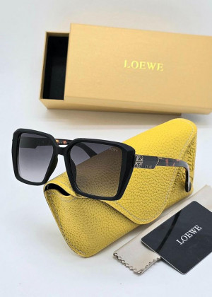 Набор женские солнцезащитные очки, коробка, чехол + салфетки 22931135