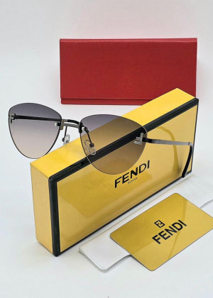 Женские солнцезащитные очки #22944777