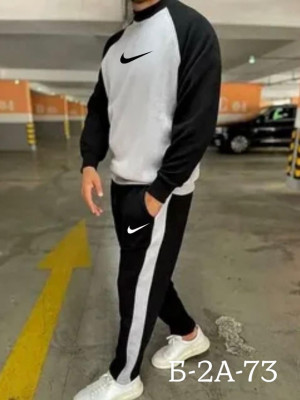 Спортивный костюм 22948715