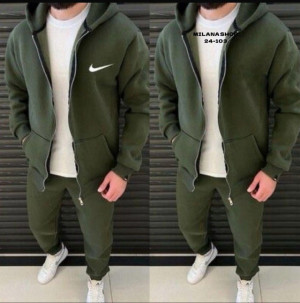 Спортивный костюм 22979611