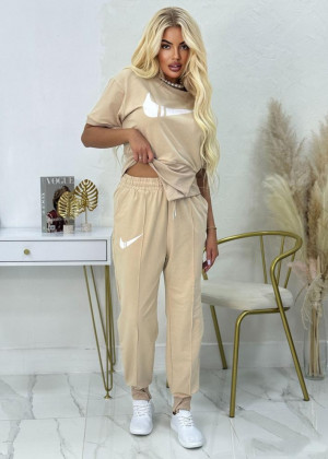 Спортивный костюм 23067945