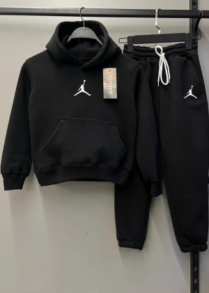 Спортивный костюм 23094566