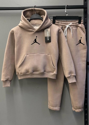 Спортивный костюм 23094568