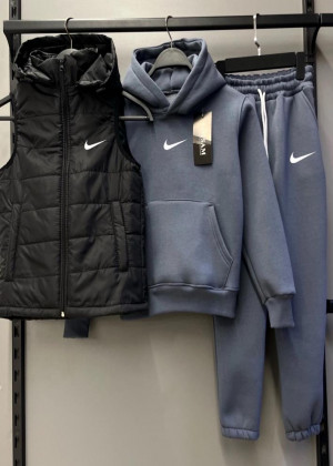 Спортивный костюм 23094576