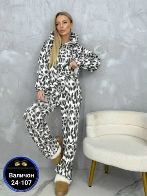 Спортивный костюм 23157737