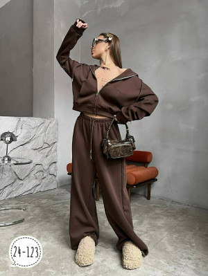 Спортивный костюм #23164377