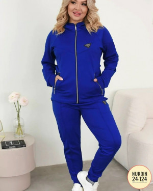 Спортивный костюм 23168189