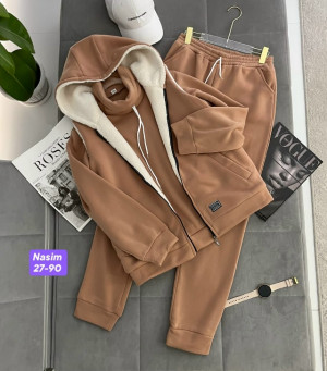 Спортивный костюм 23182792