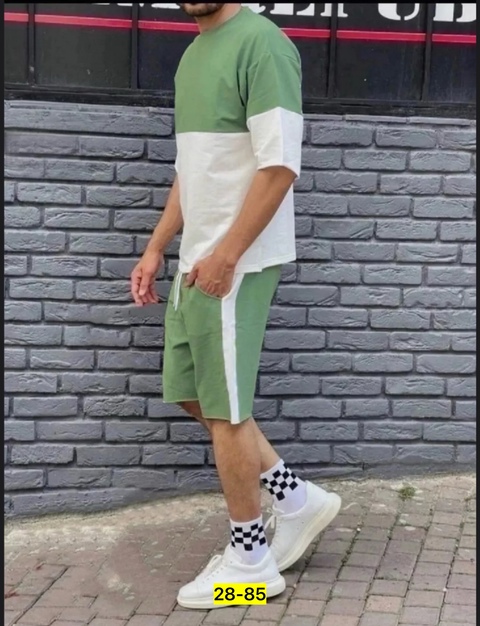 Спортивный костюм 22910815