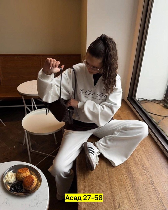 Спортивный костюм 22915404