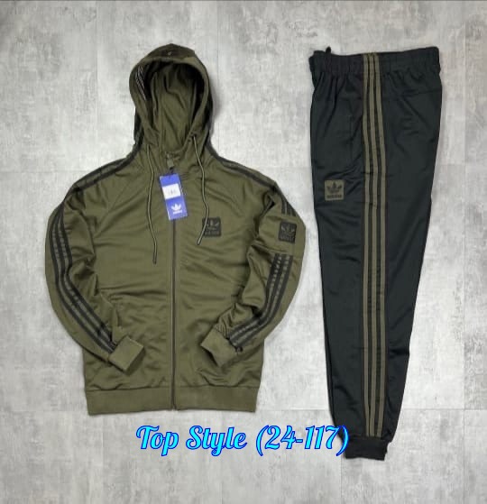 Спортивный костюм 22934507