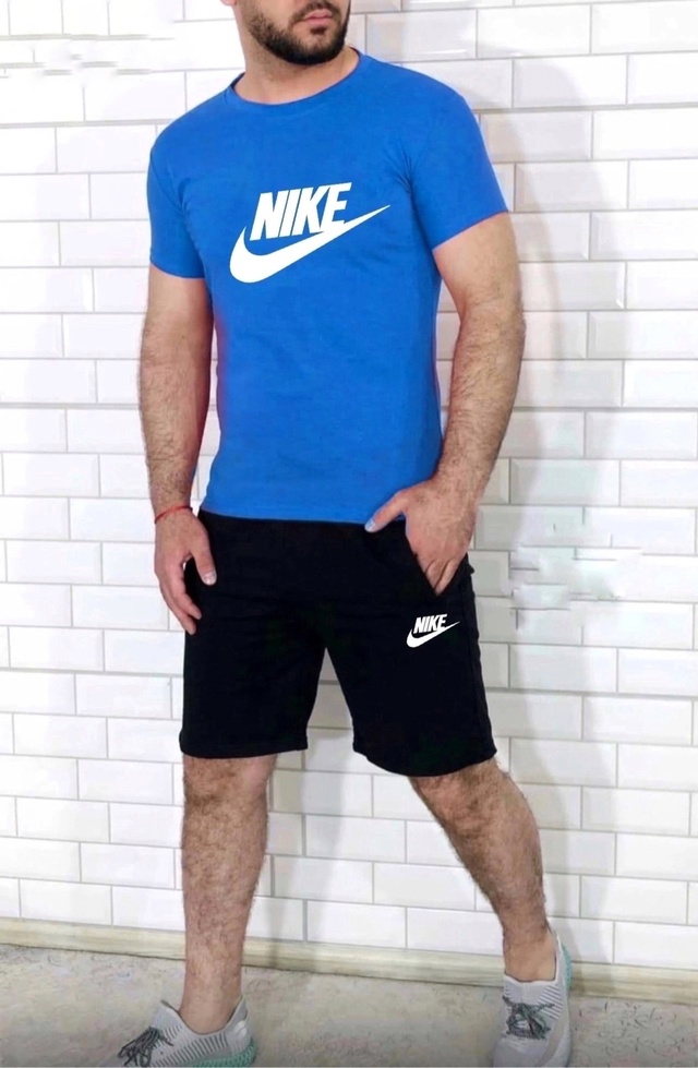 Спортивный костюм 22940529