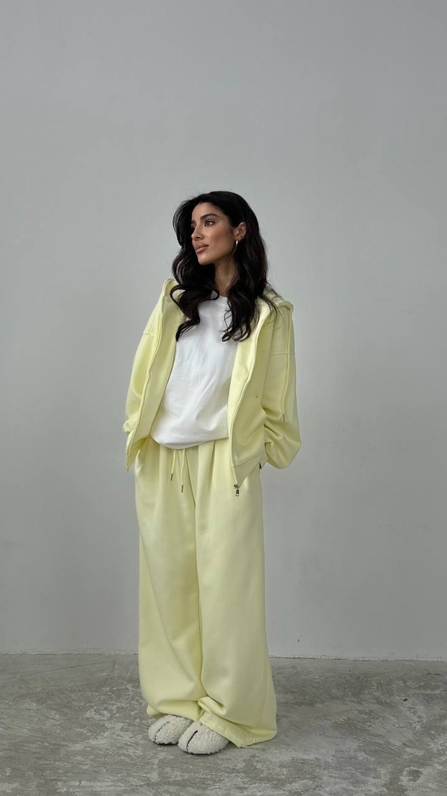 Спортивный костюм 22942455