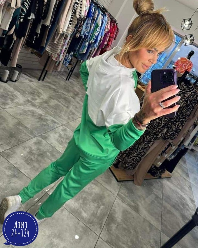 Спортивный костюм 22942498