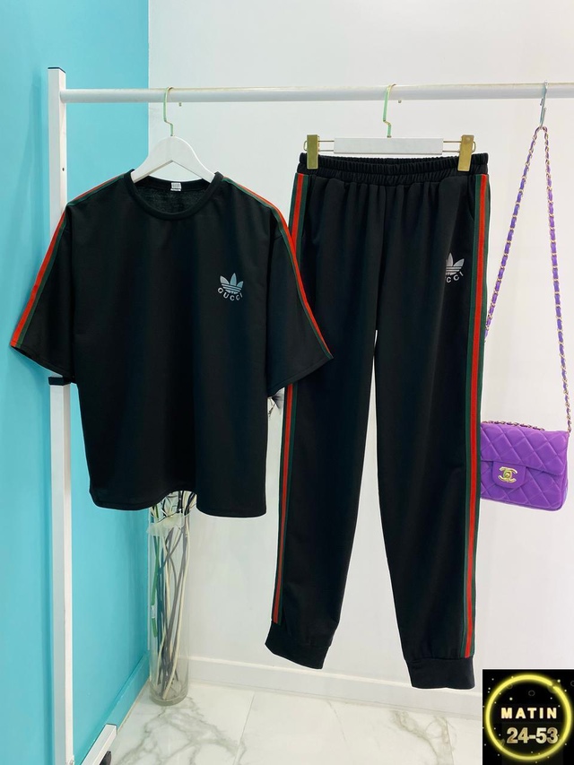 Спортивный костюм 22943841