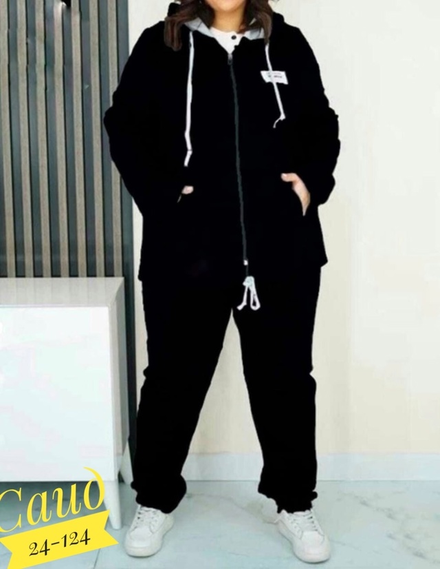 Спортивный костюм 22943861