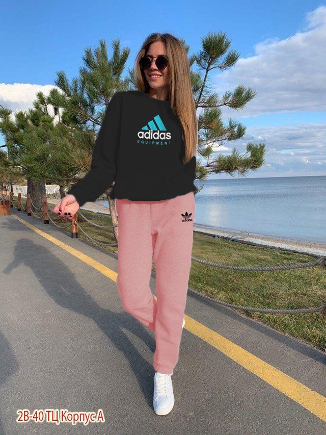 Спортивный костюм 22944859