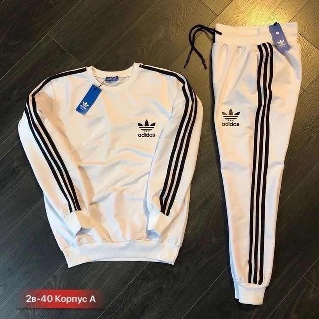 Спортивный костюм 22946275