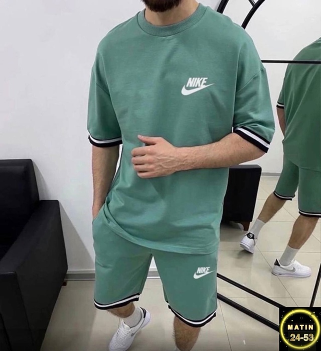 Спортивный костюм 22948271