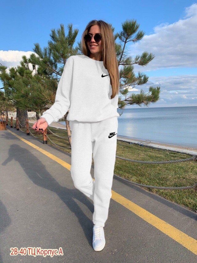 Спортивный костюм 22949856