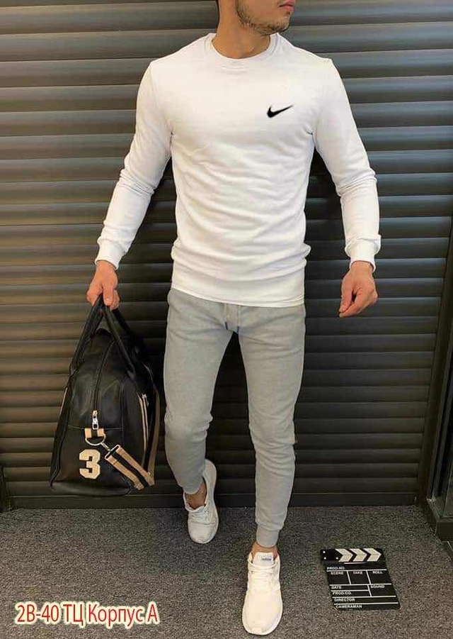 Спортивный костюм 22948502