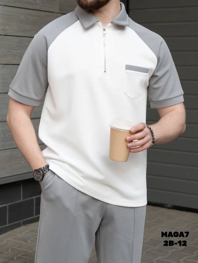 Спортивный костюм 22948903