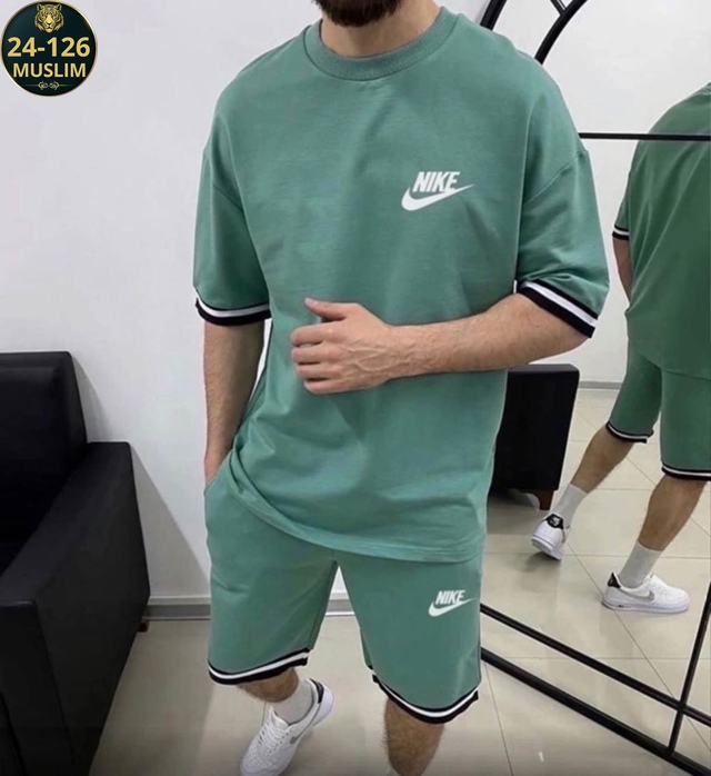 Спортивный костюм 22948673