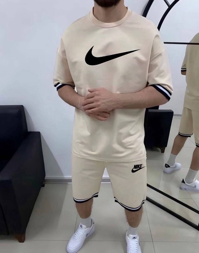 Спортивный костюм 22949439