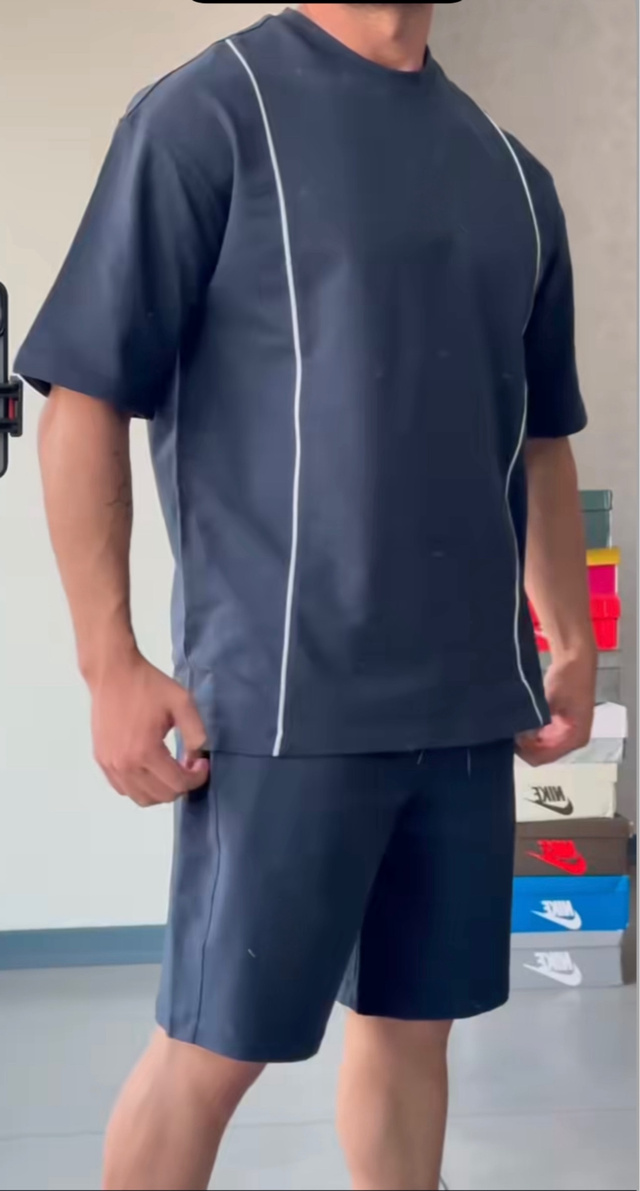 Спортивный костюм 22948758