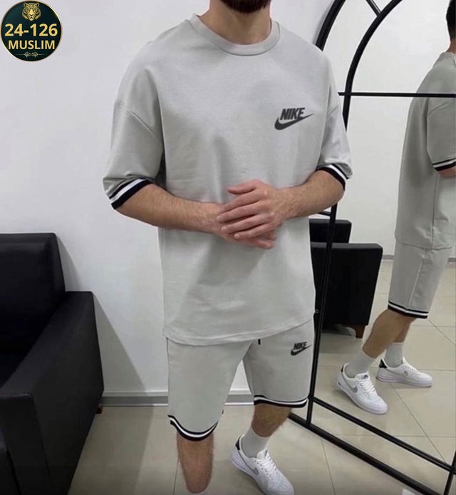 Спортивный костюм 22948673