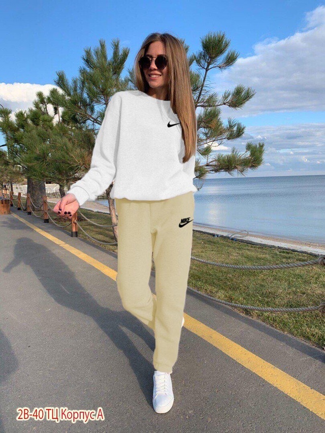 Спортивный костюм 22949856