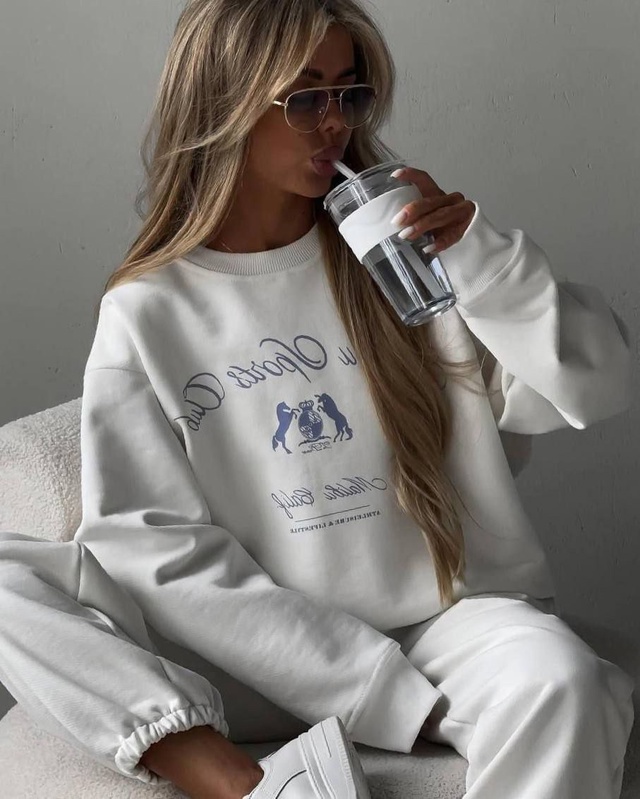 Спортивный костюм 22951721