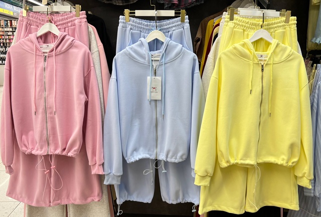 Спортивный костюм 22961325