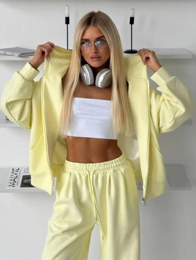 Спортивный костюм 22967294