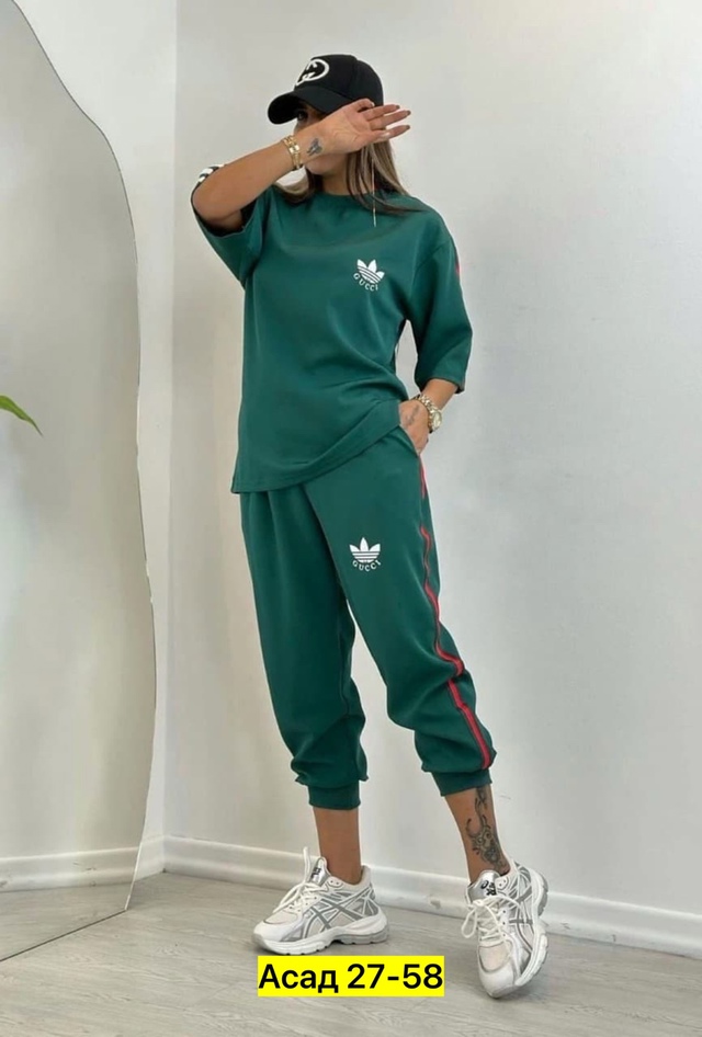 Спортивный костюм 22967081