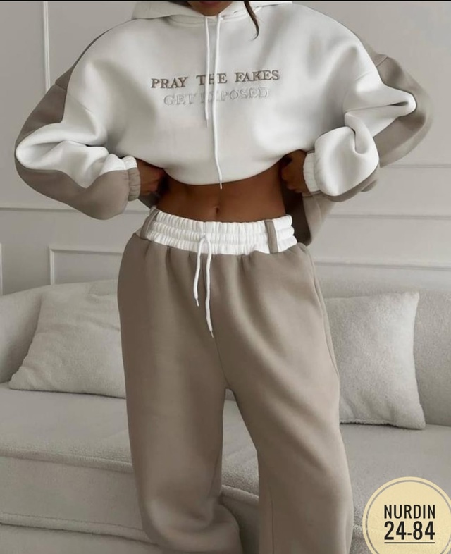 Спортивный костюм 22967832