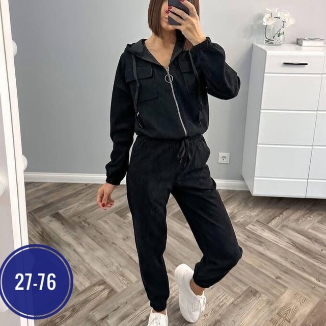 Спортивный костюм 22969490