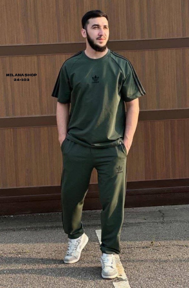 Спортивный костюм 22971623