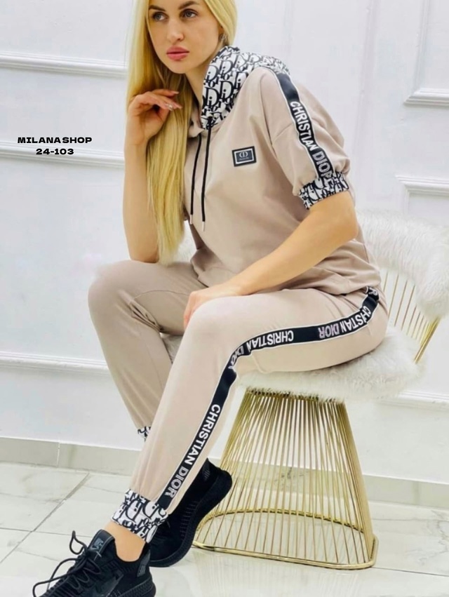 Спортивный костюм 22979922