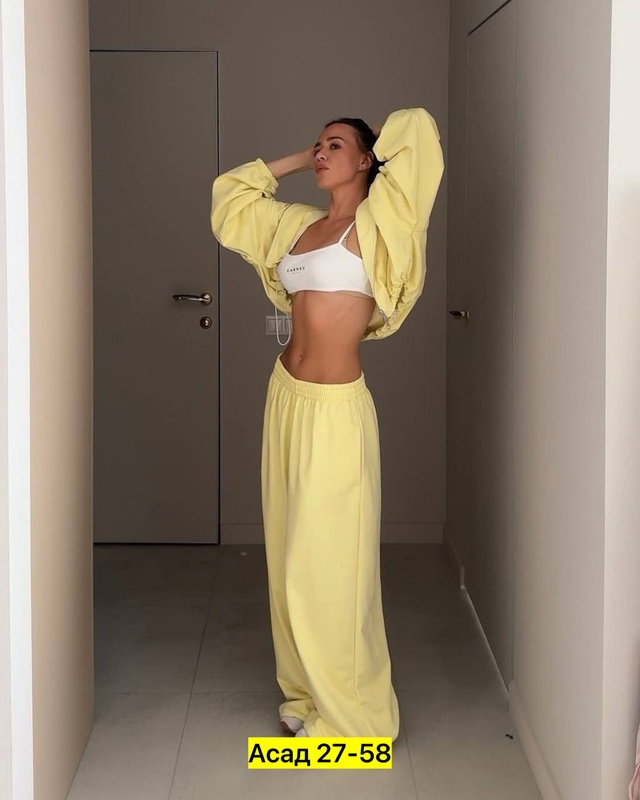 Спортивный костюм 22981490