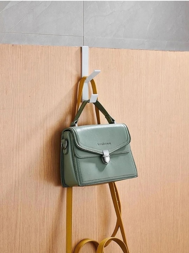 Вешалка 22985776