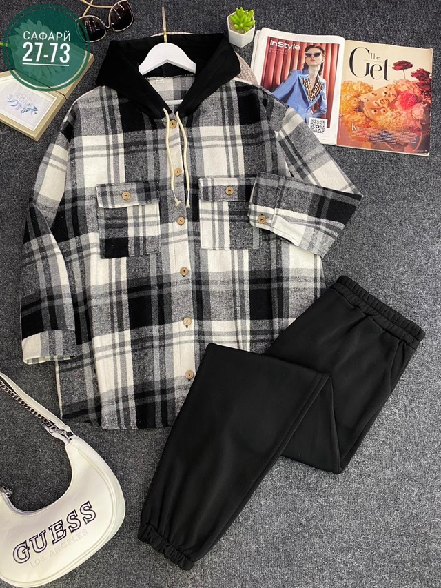 Спортивный костюм 22995584