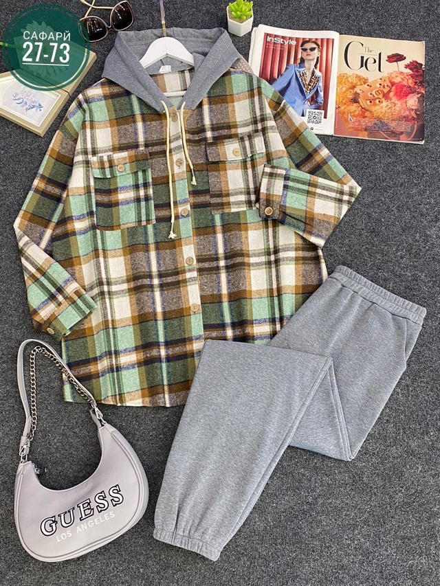 Спортивный костюм 22995584