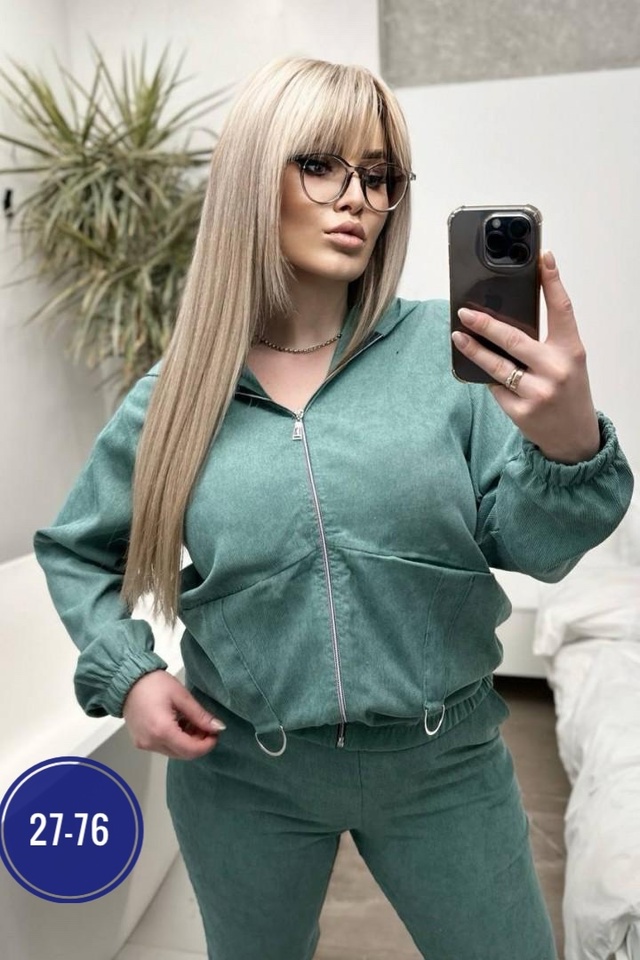 Спортивный костюм 22996628