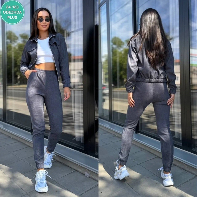Спортивный костюм 22998856