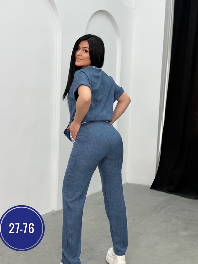 Спортивный костюм 22999610