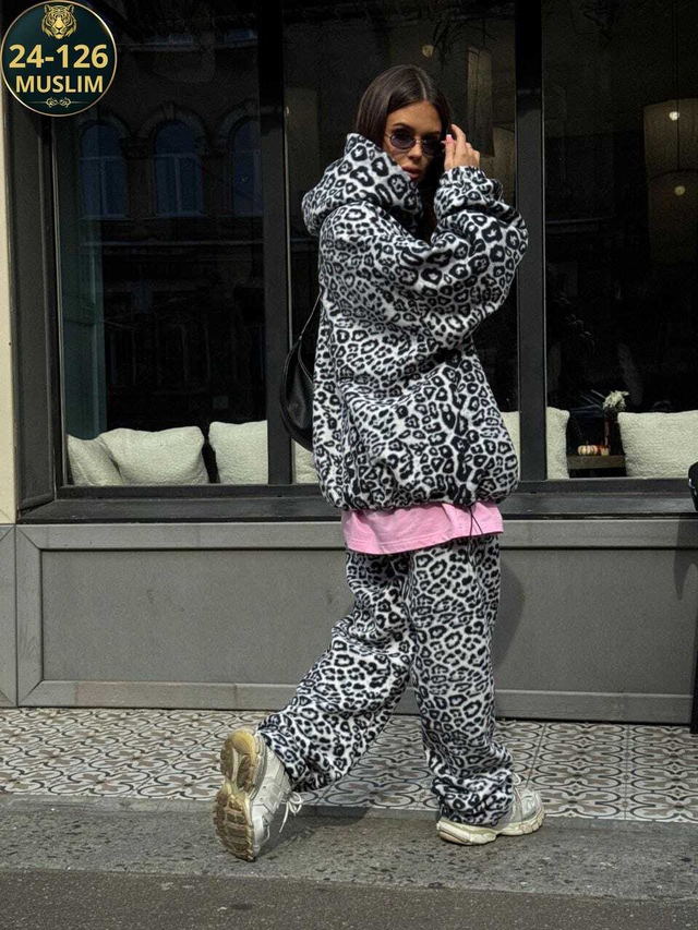 Спортивный костюм 22999625