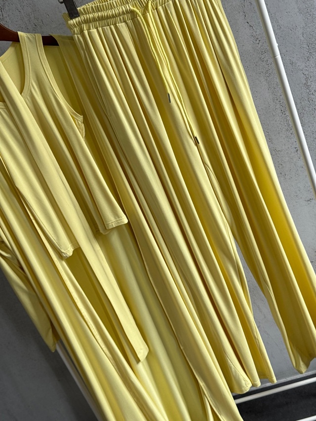 Костюм 23010751